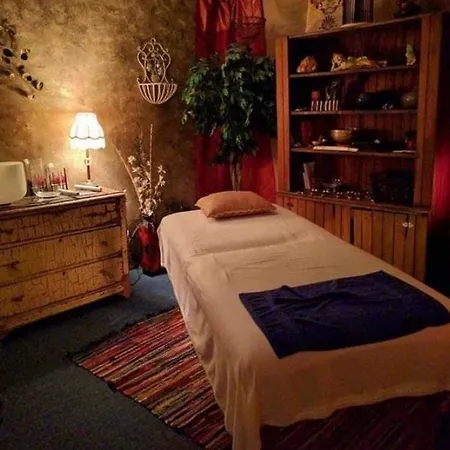Hostal House *