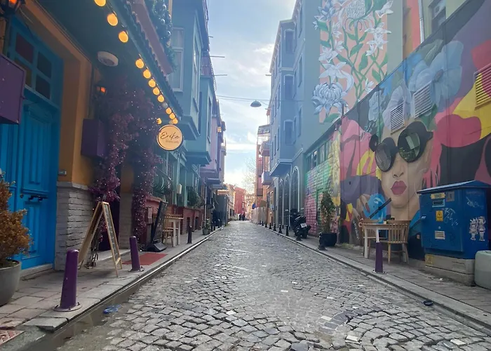 بيت شباب House